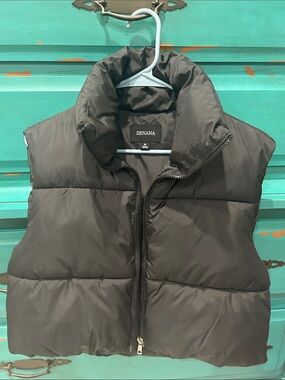 Zenana Black Cropped Puffer Vest - Insulated Sleeveless Jacket